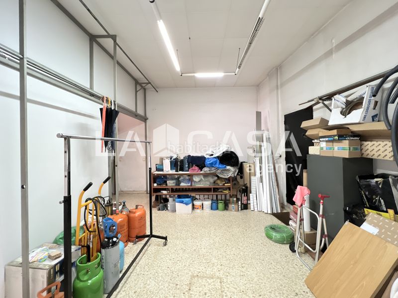 Foto 49fd07fc-4e1d-4f53-b579-ce8d1eb7bd5d. Local comercial a Fondo Santa Coloma de Gramenet