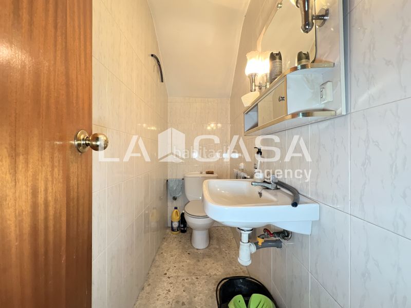 Foto b6a37c82-6f94-4996-b2e7-7fee62e2be28. Local comercial a Fondo Santa Coloma de Gramenet
