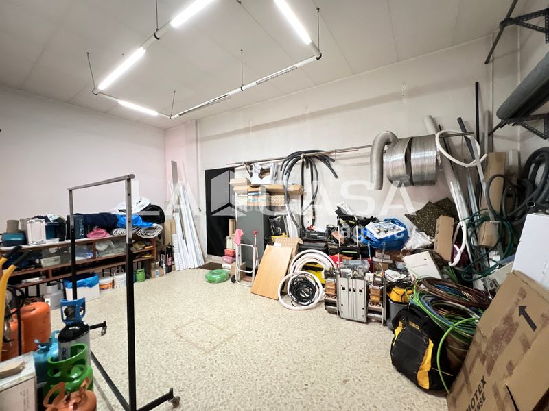 Foto bf66b32f-7a83-4a6e-891e-52def978f5b7. Local comercial a Fondo Santa Coloma de Gramenet