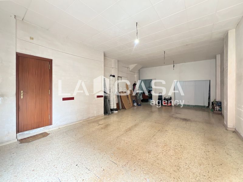 Foto fc672eda-2de3-4c3e-bc04-da4c4ac4d31e. Local comercial a Fondo Santa Coloma de Gramenet