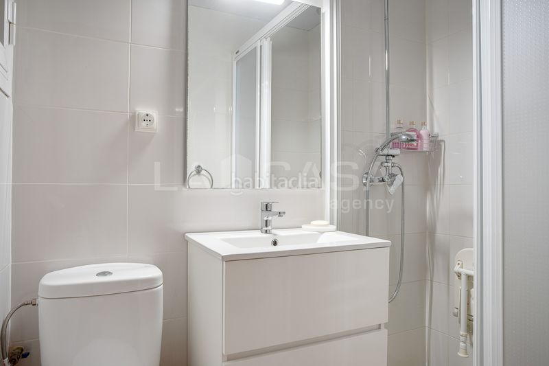 Foto 0d6facc3-62a4-4c1e-8e4e-2d272fbdfef8. Pis a Sant Martí de Provençals Barcelona