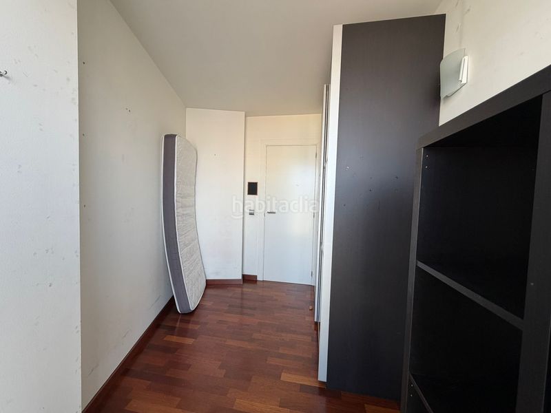 Foto b2db9cd9-d3b1-4858-9d2f-8ee8b8abec20. Pis a Provençals del Poblenou Barcelona