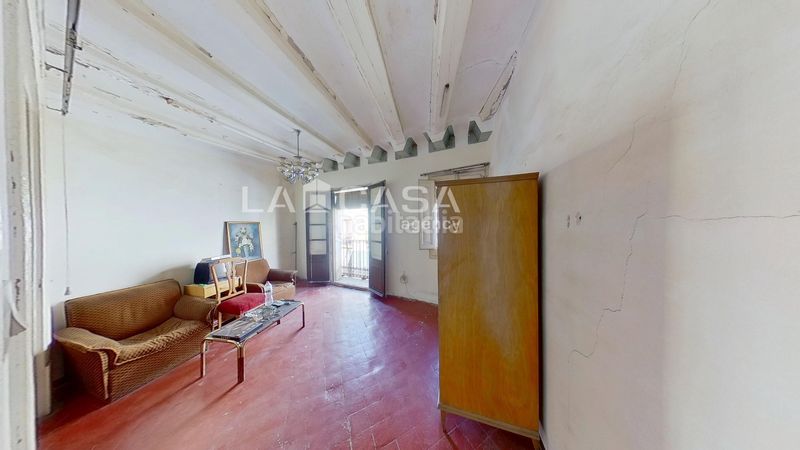 Foto 38ef8f16-6a5e-4ae3-bb38-5d6d417b48d4. Àtic a Raval Barcelona