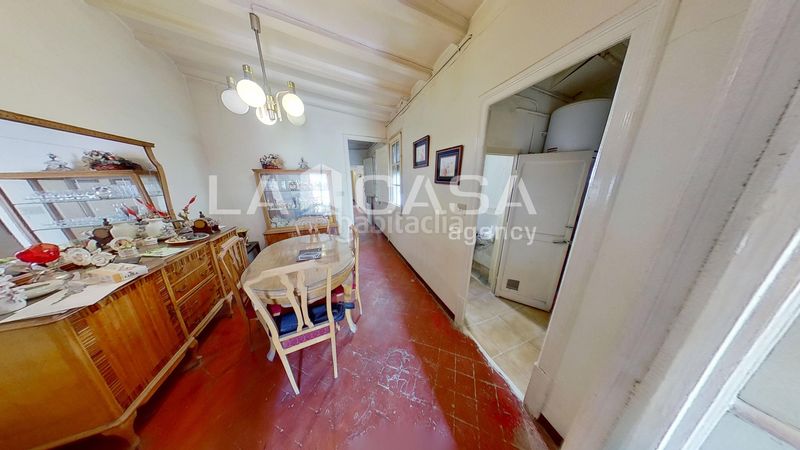 Foto f968313e-a8ba-4167-a695-18a2a6462b1f. Àtic a Raval Barcelona