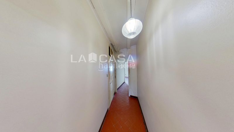 Foto fd365920-4985-4737-94f7-ab2ab4dc9e41. Àtic a Raval Barcelona