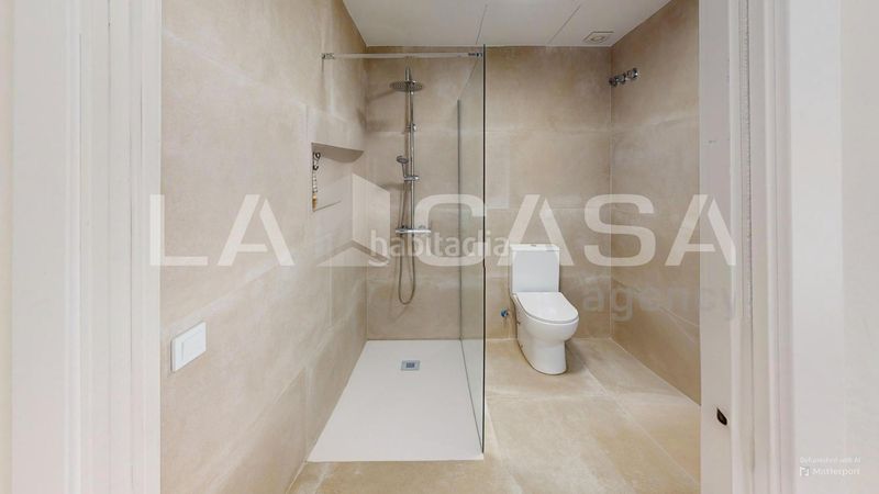 Foto 5c8bb1ab-7b4b-4a4e-b3c3-c282b2bfa3ca. Planta baixa amb calefacció a Aiora Valencia