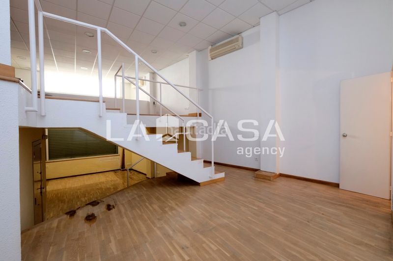Foto 0bd110b0-ec71-4d5f-8c8f-9e0c4d82c94d. Local comercial a Porta Barcelona