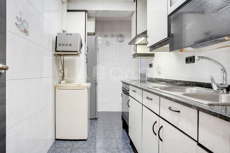 Foto f8fa4a02-7448-4562-bdcd-676b5186e3c3. Pis amb calefacció a Provençals del Poblenou Barcelona