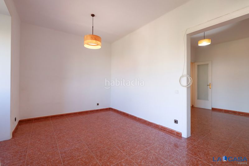 Foto d5355e1a-7fb0-4ec0-afd5-e01b836fd375. Pis a Font de la Guatlla Barcelona