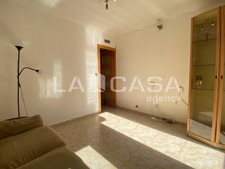 Flat in Fondo. Piso carrer del bruc, santa coloma de gramenet .   rafael6251666