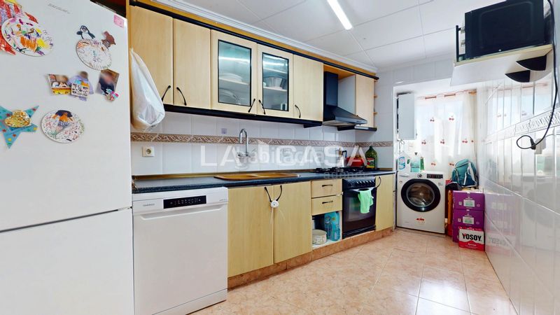 Foto fe510953-7a87-413d-9020-cf7cdf5d1540. Piso descubre tu nuevo hogar! este encantador piso de 80 m2 en Alfafar