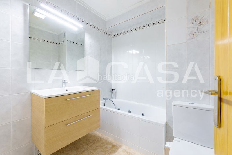 Foto 41ec4e6e-6da8-40a5-b496-1db80eda4d7e. Pis a L´Illa Perduda Valencia