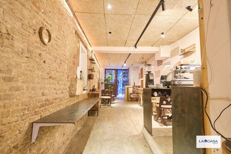 Foto a2ea9e1a-a53d-4c05-9a4f-ff44534553b1. Local comercial a St. Pere - Sta. Caterina - El Born Barcelona