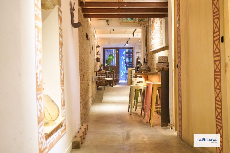 Foto ce7eac6b-dddf-40f4-827b-362b789ba462. Local comercial a St. Pere - Sta. Caterina - El Born Barcelona