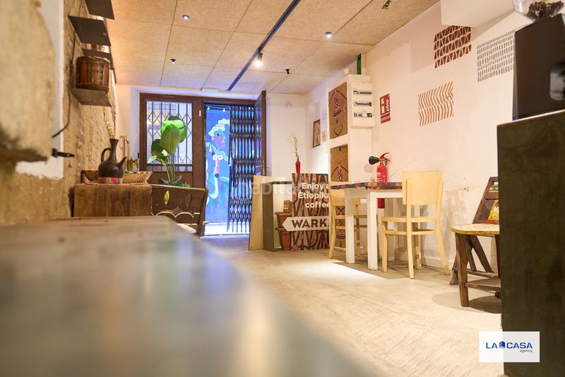 Foto cf1b3bd7-137e-4fdd-86de-1b9758aca8b7. Local comercial a St. Pere - Sta. Caterina - El Born Barcelona
