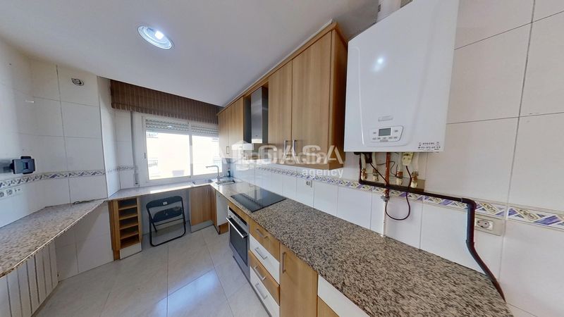 Foto 363f25fd-5470-429c-8806-87f7aec6c13d. Àtic amb calefacció aparcament a Can Rull Sabadell