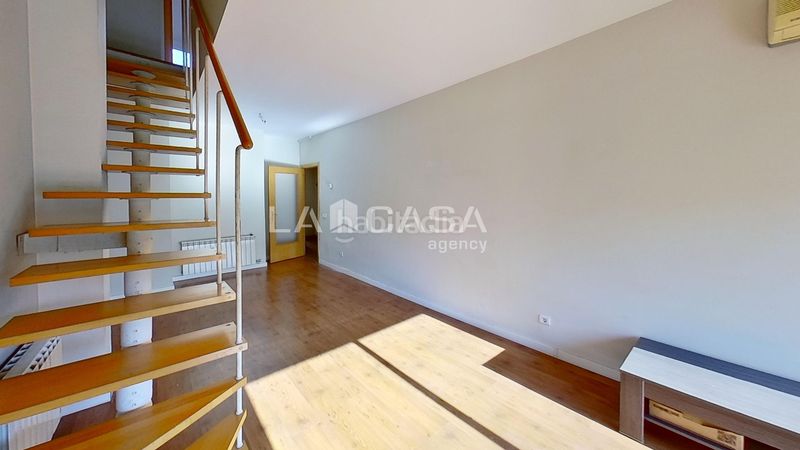 Foto 975c1167-c3f3-48e4-9d7d-8a06a7e658dc. Àtic amb calefacció aparcament a Can Rull Sabadell