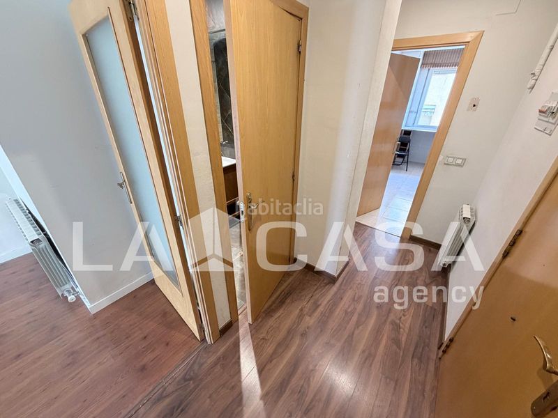 Foto a7b11407-95da-42b0-b8ee-eb7e4b97983a. Àtic amb calefacció aparcament a Can Rull Sabadell