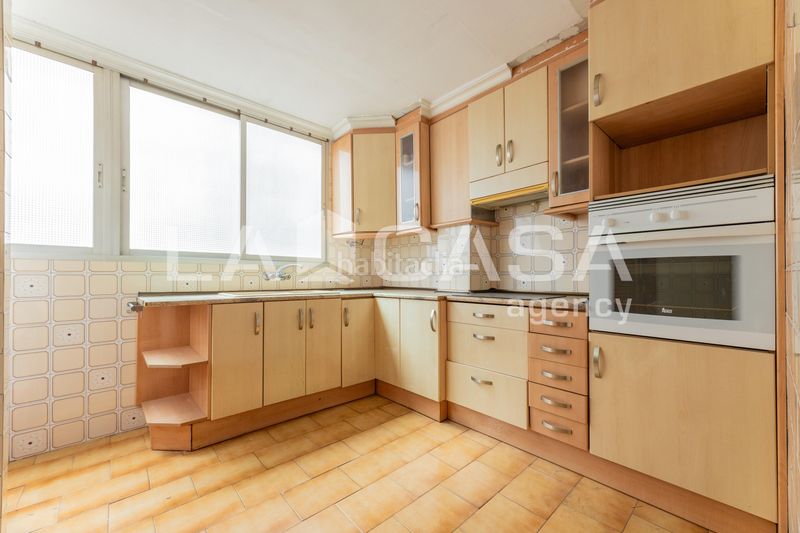 Foto 5dc7c9f7-b77c-4bd2-8a88-e0e85f06c0da. Pis a Trinitat Valencia