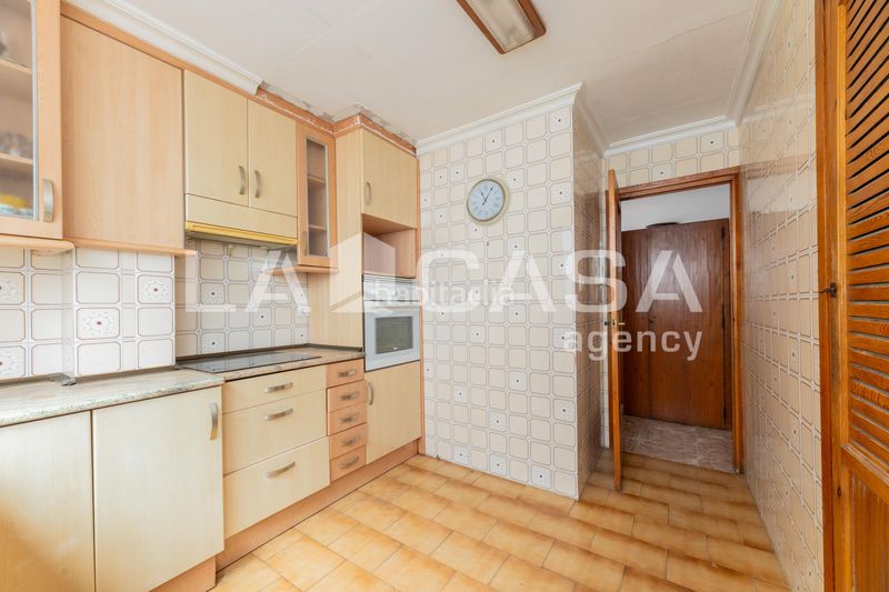 Foto bc8ec043-3d03-434a-91c8-b93d600e0f14. Pis a Trinitat Valencia