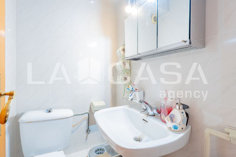 Foto 1048cb1c-15cf-4749-b872-ec4911507492. Pis a Mestalla Valencia