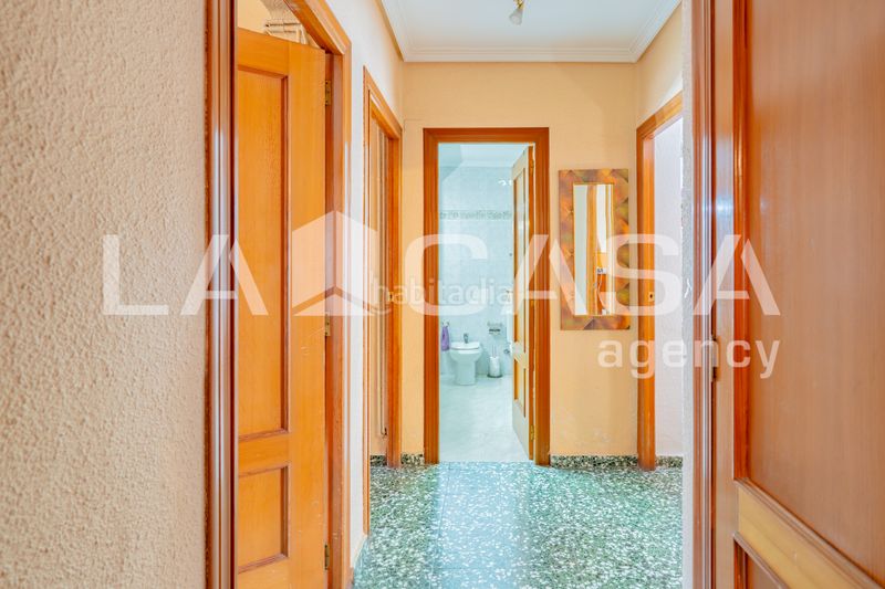 Foto cd40d1f1-80cb-498d-a2f0-aa6dd2f0d29b. Pis a Mestalla Valencia