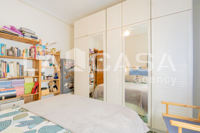 Foto e21a60aa-2dfc-48f4-8c4a-d86662b469fd. Pis a Mestalla Valencia