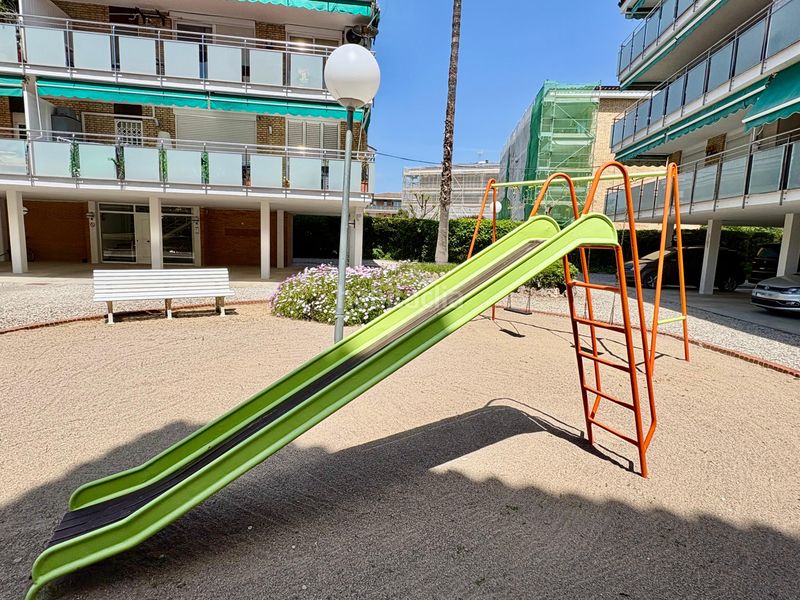 Foto b90151ec-aa34-4080-86fc-d1954d7a0573. Pis amb aparcament piscina a Gava Mar Gavà