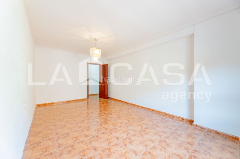 Foto 3cf28518-163a-40f9-91d6-bc807d6b3cb9. Pis a L´Amistat Valencia