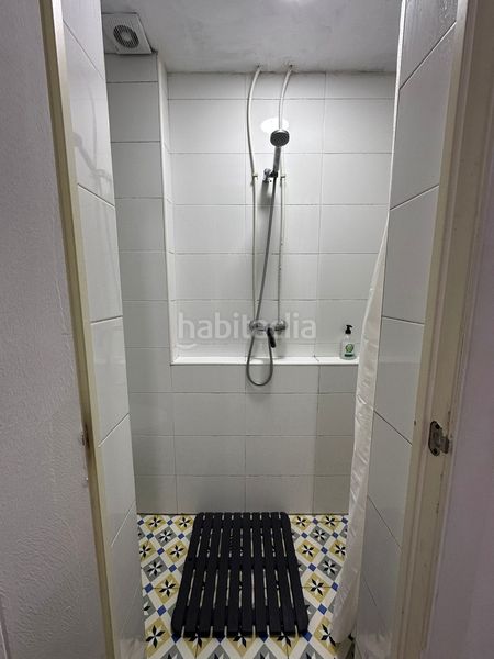 Foto 3eada4e3-9db9-41b7-a337-3e9cc340767a. Local comercial a Raval Barcelona