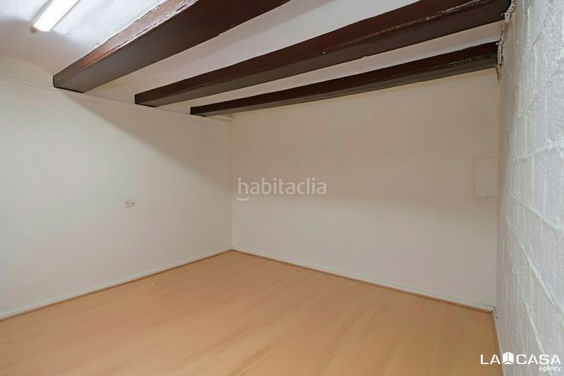 Foto d715c4c9-01c1-4580-a6e9-5e3e958ce6c5. Dúplex a Raval Barcelona