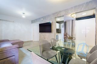 Piano terra in La Marina del Port. Contáctame por whatsapp azul 692168147