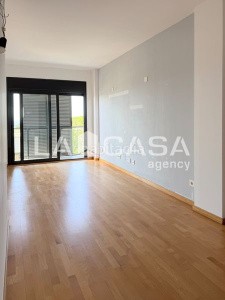 Foto 1d82a575-f08a-4140-a931-754883e102d1. Pis amb calefacció aparcament a Premià de Dalt