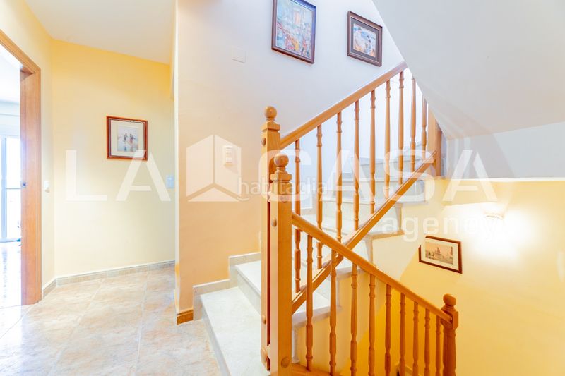 Foto 535597ff-6121-456d-9c59-006d4520a848. Casa aparellada amb piscina a Corinto-Almardà Sagunt