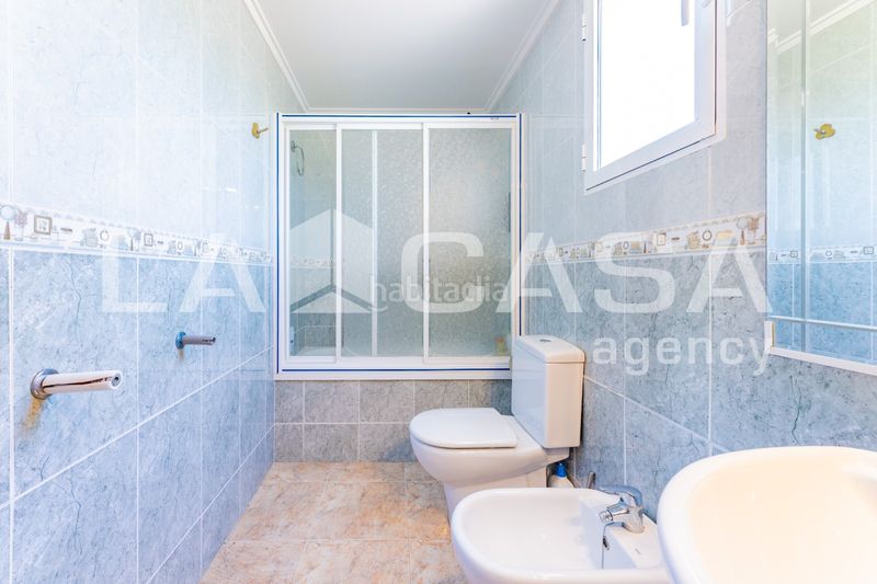 Foto 5e527029-93eb-4827-b8d7-fa17088a0d57. Casa aparellada amb piscina a Corinto-Almardà Sagunt