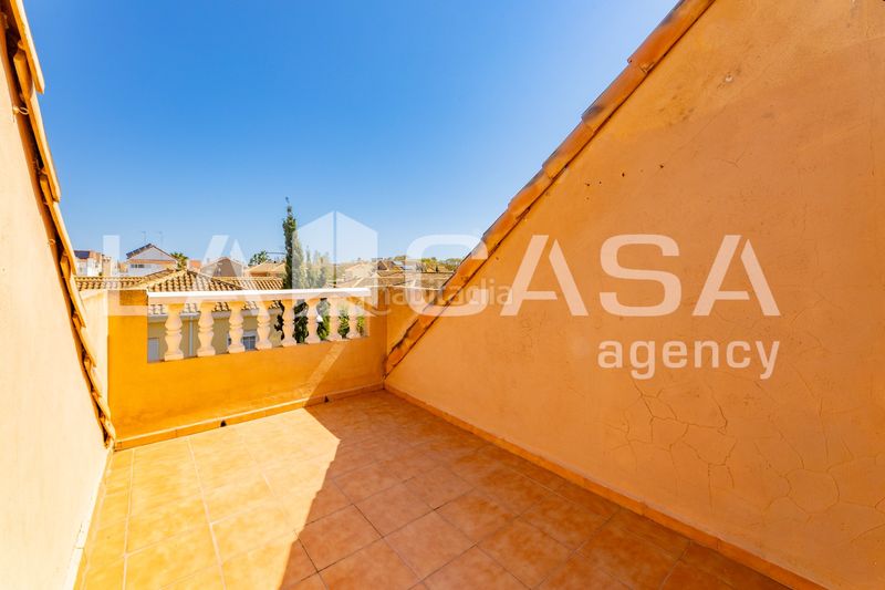 Foto 6e1ebd31-79c0-4d44-bcd3-b8a8d0c4a7df. Casa aparellada amb piscina a Corinto-Almardà Sagunt