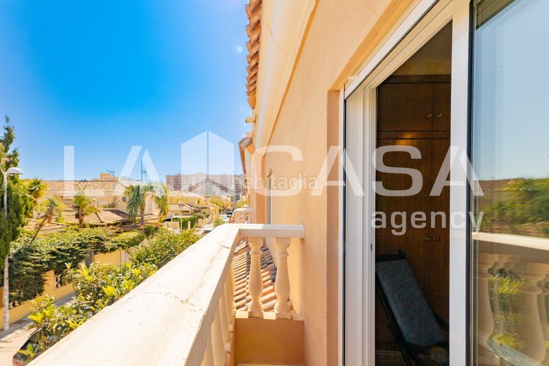 Foto 712129ba-d2a2-4cb1-92b5-3d1baf55f07e. Casa aparellada amb piscina a Corinto-Almardà Sagunt