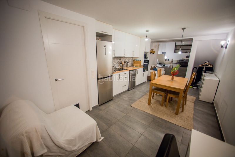 Foto 33d9d475-7805-4b3d-ba54-628a368a38a8. Planta baixa a El Camp de l´Arpa del Clot Barcelona