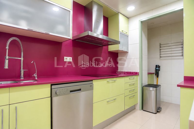 Foto 0d208183-1add-4b7b-a04a-128ea6e65c28. Pis amb aparcament piscina a El Clot Barcelona