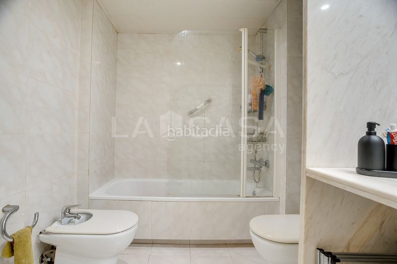 Foto d514c0f0-7358-4716-98a8-325df86e8266. Pis amb aparcament piscina a El Clot Barcelona