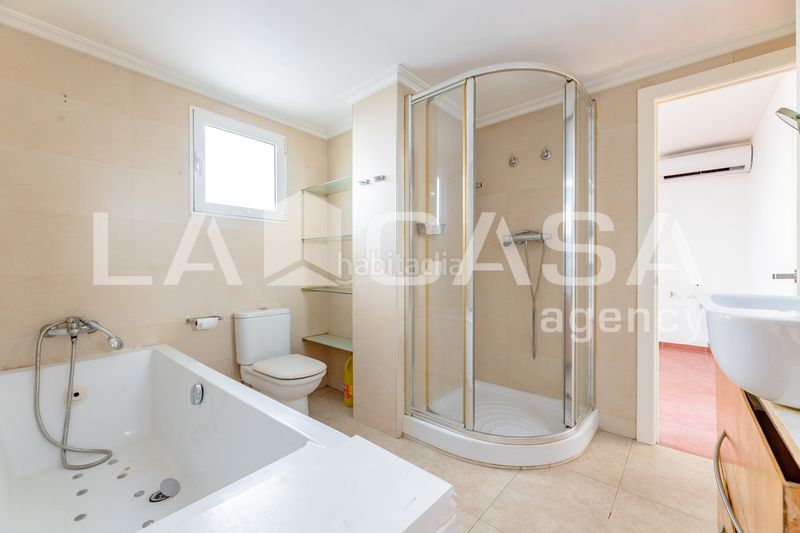 Foto f79b64b8-dfac-4388-8ed8-79e7a6c327a1. Pis a L´Amistat Valencia