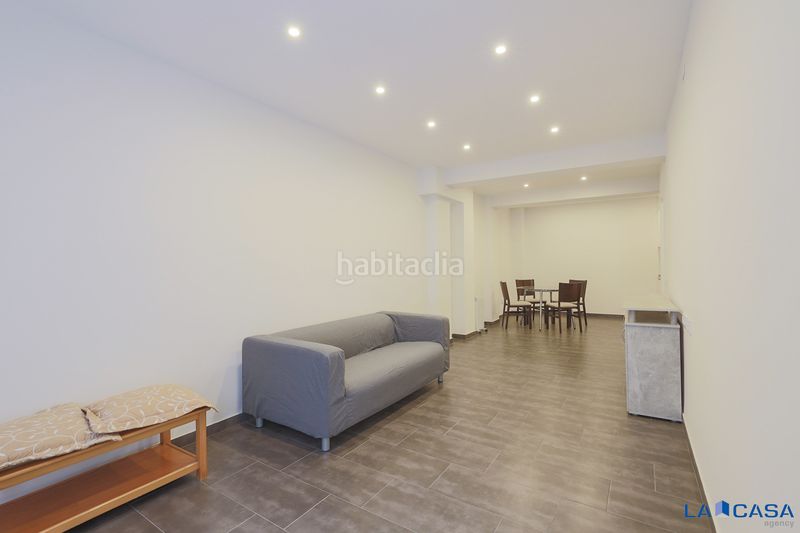 Foto 26320c57-d028-4acc-88ed-f045acb63020. Planta baixa a Sants-Badal Barcelona