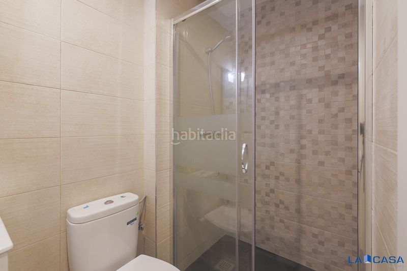 Foto 6d3de724-bb2e-4e56-9a69-08124754c923. Planta baixa a Sants-Badal Barcelona