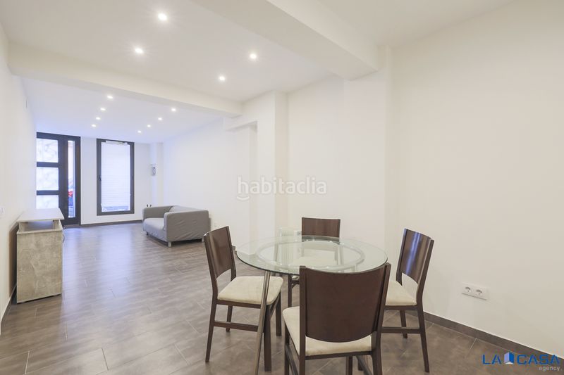 Foto bbe47f88-0215-4dd7-b59f-1ae69b06ea2e. Planta baixa a Sants-Badal Barcelona