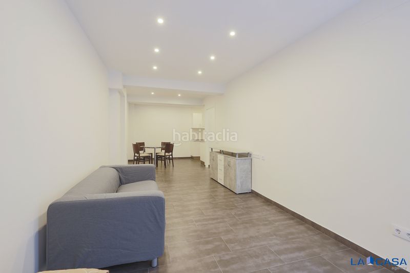 Foto da7c9a60-85ca-4e7a-bb6a-10edb5ae0b54. Planta baixa a Sants-Badal Barcelona