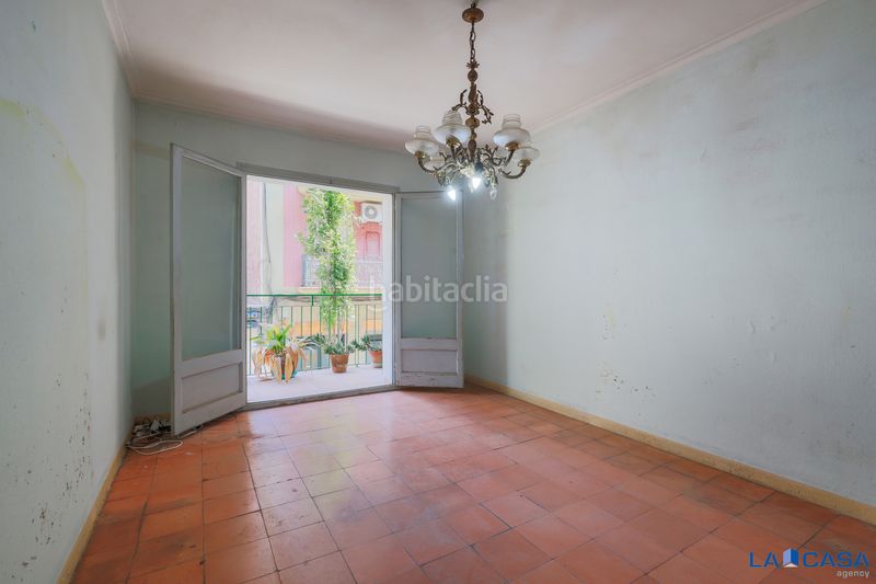 Foto da157d33-bc76-4bd2-9a36-2bd8e4d05a3e. Pis a La Bordeta Barcelona