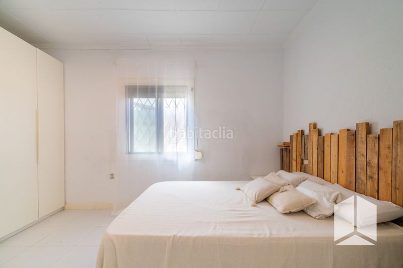 Foto 4e194177-b779-4359-ab53-c52e8804a4ca. Casa amb aparcament a Lluminetes Castelldefels