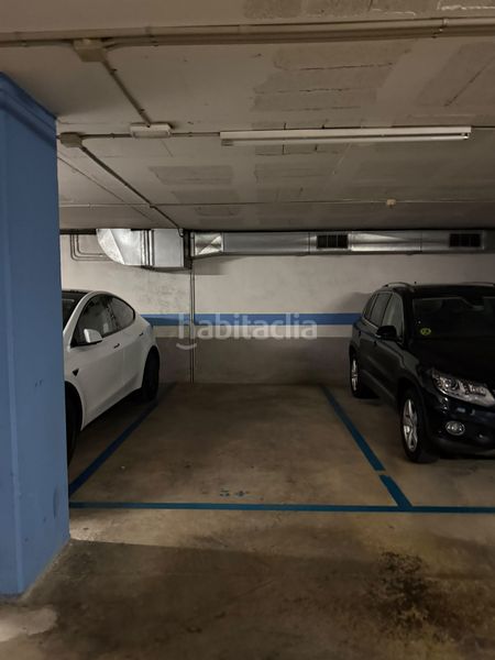Foto f7b9c7f6-1a6e-4417-92a3-6a66f027bbdb. Pis amb aparcament a Sants-Badal Barcelona