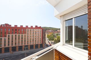 Pis a Raval. Ático en venta en avenida del parallelwhatsapp david 657344159