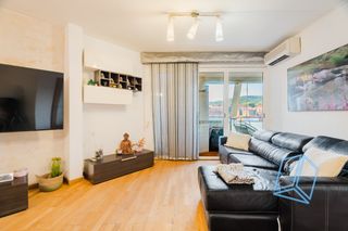 Duplex à Can Tintorer-Can Tries. Whatsapp con azul 692168147